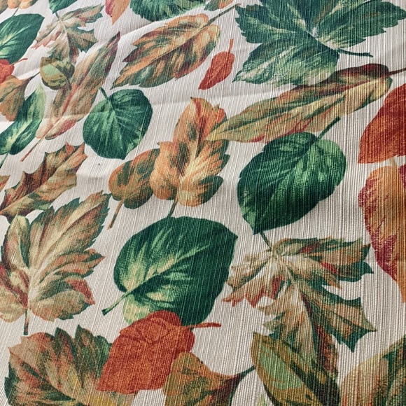 Vintage round FALL tablecloth - Picture 5 of 8